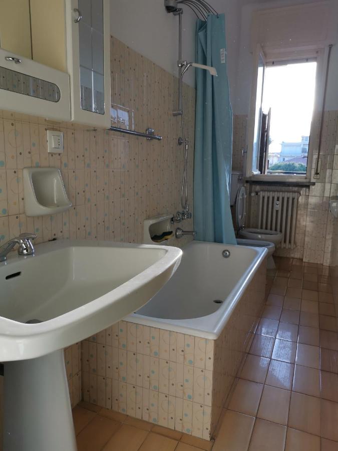 Casa Margherita, Centrale A Due Passi Dal Mare Бордигера Экстерьер фото